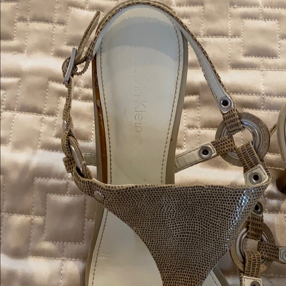Size 6 1/2 Calvin Klein nude heels - Picture 5 of 7